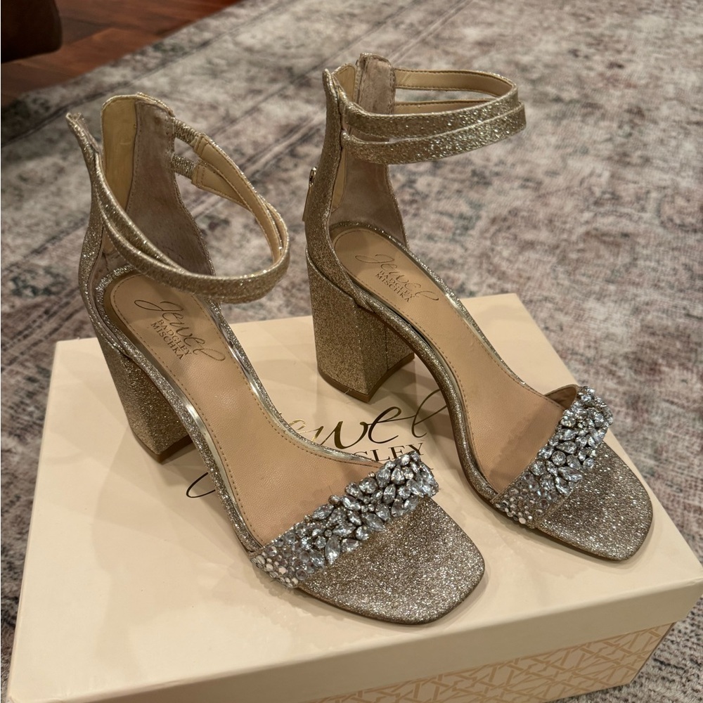 Jewel by Badgley Mischka Natala Size 5.5 Gold Glitter Heels